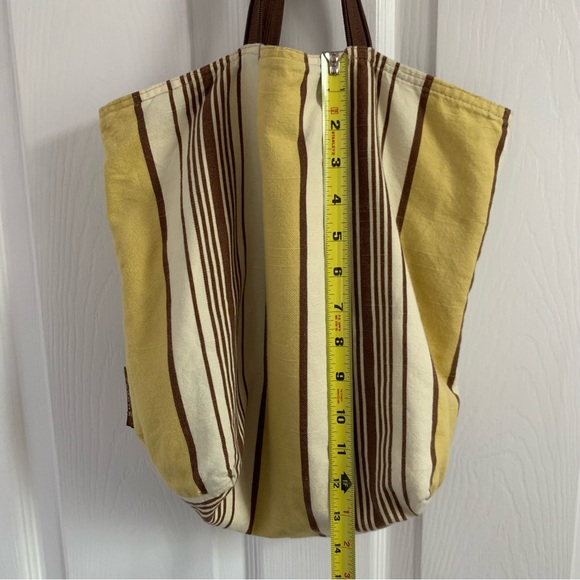 Reversible Floral/Striped Tote - Picture 5 of 9